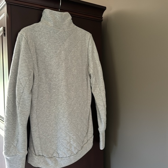 FINAL - Lulu Grey Quilted 1/2 Zip with Finger holes and one middle front pocket - Picture 3 of 4